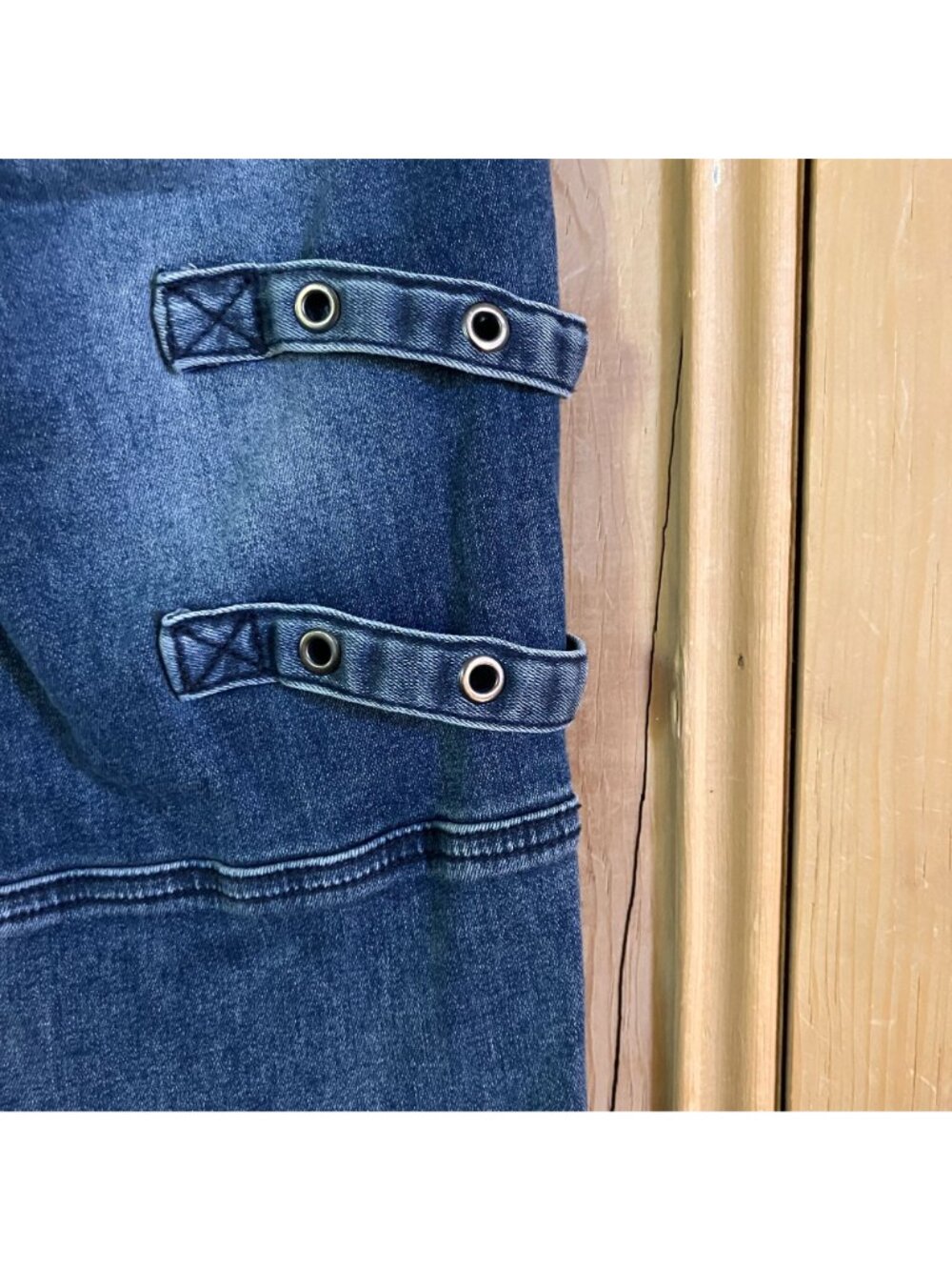 Hot Topic Womens Grommet Suspended Flare Punk Jeans Size 7 Juniors Blue AN EXC - Picture 9 of 12